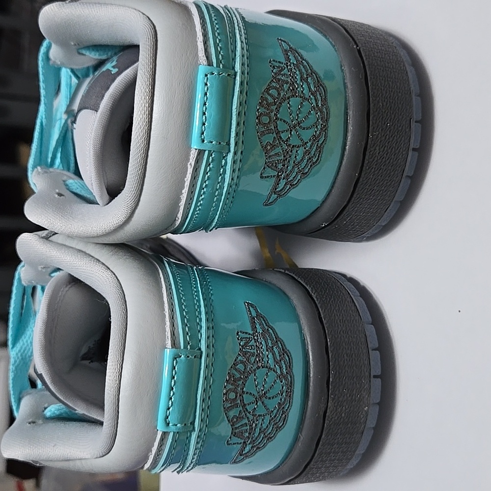 BRAND NEW AIR Jordan 1 Low SE - Picture 6 of 13
